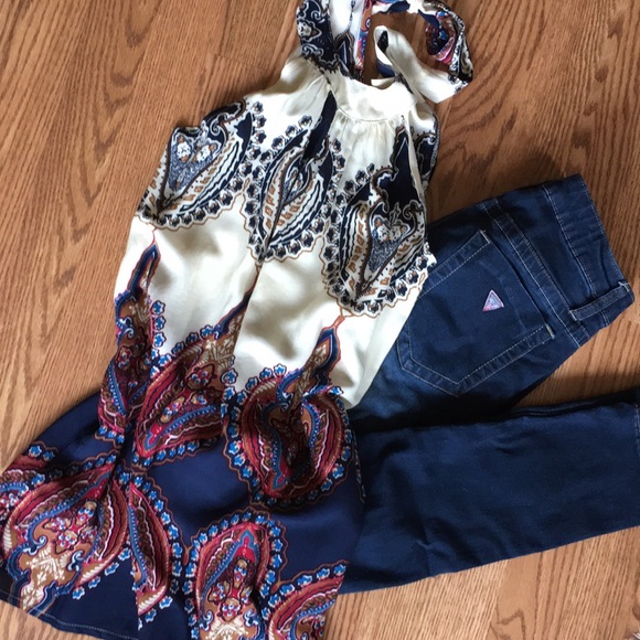 Tops - Gorgeous halter tunic